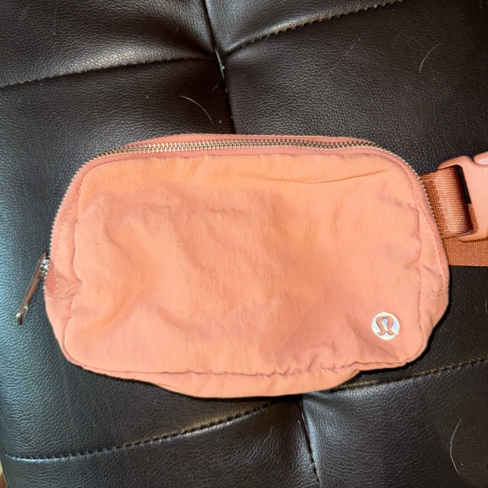 Lululemon Everywhere Belt Bag 1L